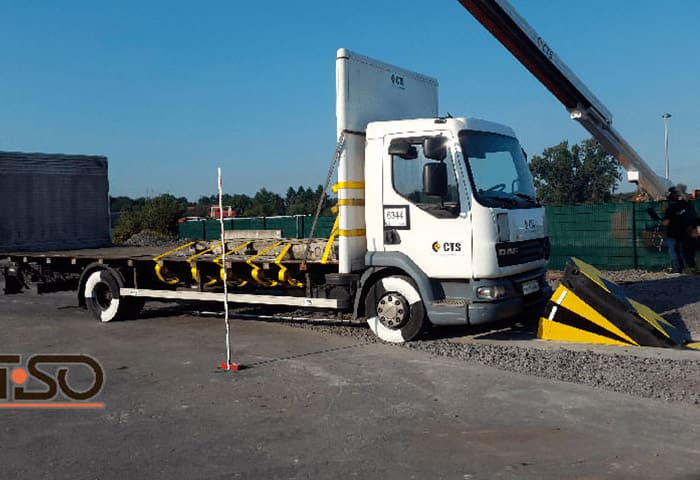 Anti-ram road blocker TiSO Cyclope C740